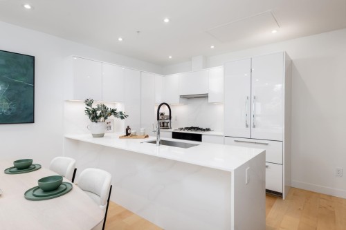 Th1-135 13 Street E, North Vancouver, BC 