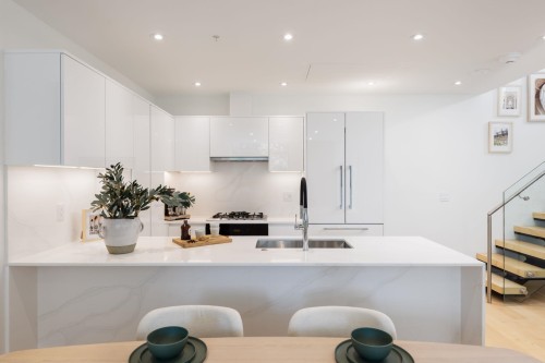 Th1-135 13 Street E, North Vancouver, BC 