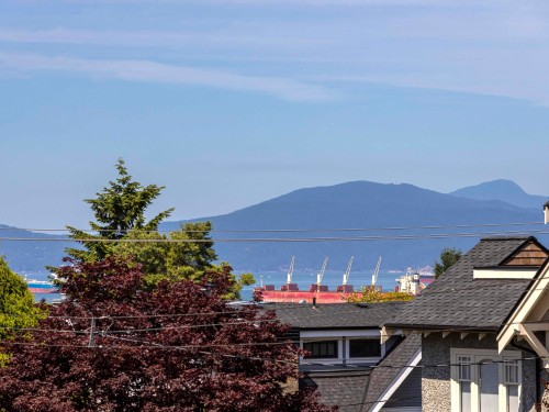 2565 2Nd Avenue W, Vancouver, BC 