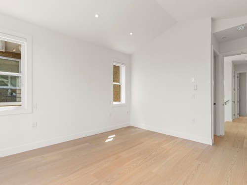 2565 2Nd Avenue W, Vancouver, BC 