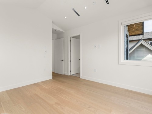 2565 2Nd Avenue W, Vancouver, BC 