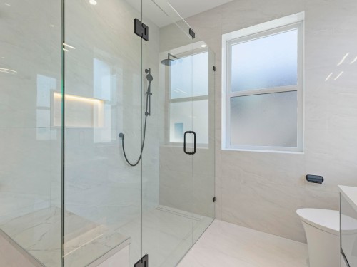 2565 2Nd Avenue W, Vancouver, BC 