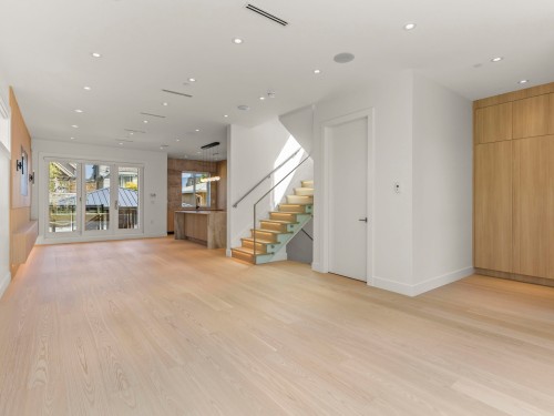 2565 2Nd Avenue W, Vancouver, BC 