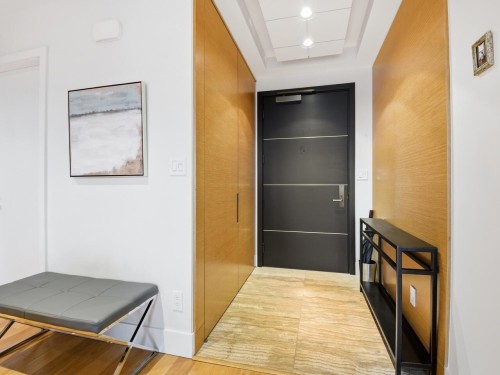 1701-667 Howe Street, Vancouver, BC 