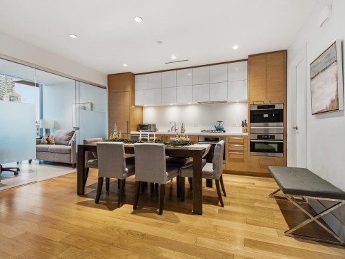 1701-667 Howe Street, Vancouver, BC 