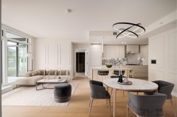 303-3668 10th Avenue W Vancouver, BC V6R 0G4