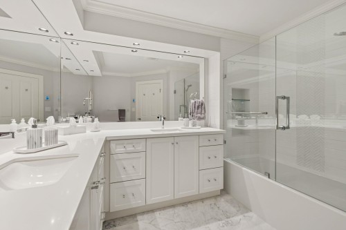 4081 Woodbury Avenue, North Vancouver, BC 