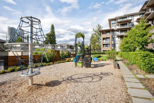 420-7599 15Th Street, Burnaby, BC 