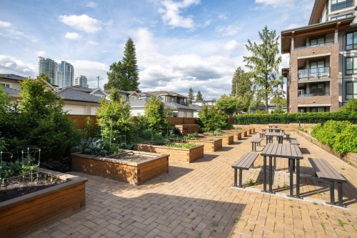 420-7599 15Th Street, Burnaby, BC 