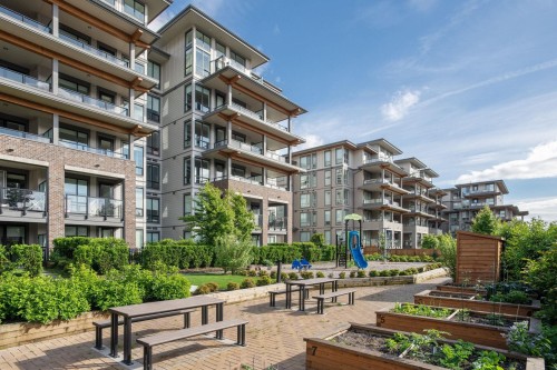 420-7599 15Th Street, Burnaby, BC 