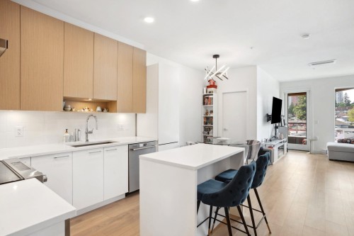 420-7599 15Th Street, Burnaby, BC 