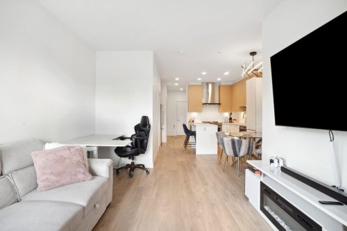 420-7599 15Th Street, Burnaby, BC 