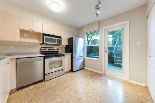 229 11Th Avenue E, Vancouver, BC 