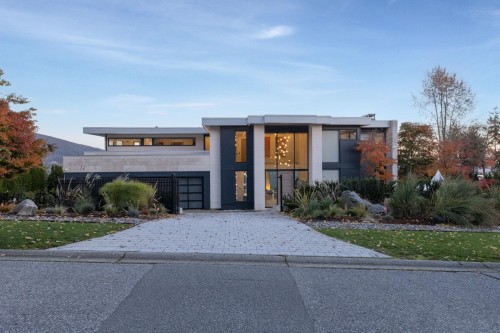 1027 Millstream Road, West Vancouver, BC 