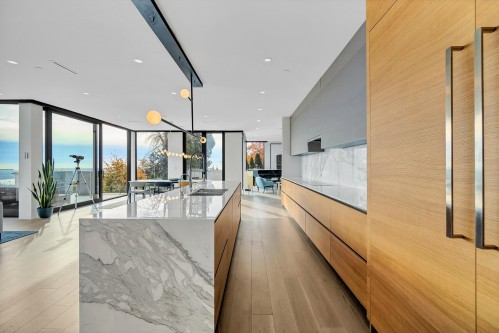 1027 Millstream Road, West Vancouver, BC 