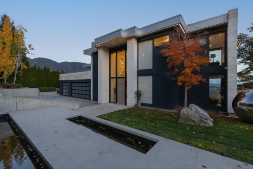 1027 Millstream Road, West Vancouver, BC 