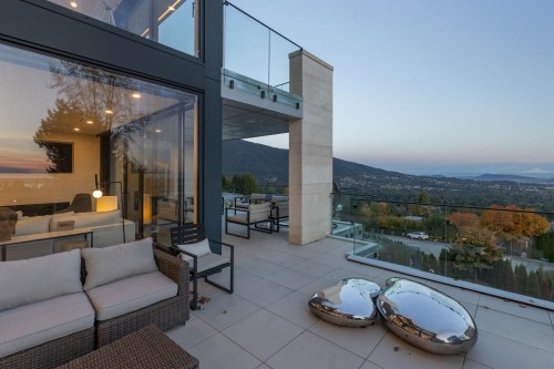 1027 Millstream Road, West Vancouver, BC 