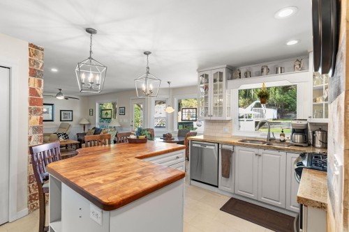 12815 Willow Place, Maple Ridge, BC 