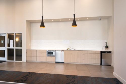 2063 10Th Avenue W, Vancouver, BC 