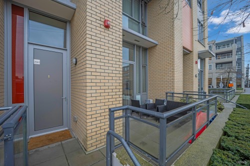 2063 10Th Avenue W, Vancouver, BC 