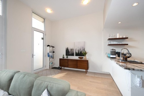 2063 10Th Avenue W, Vancouver, BC 