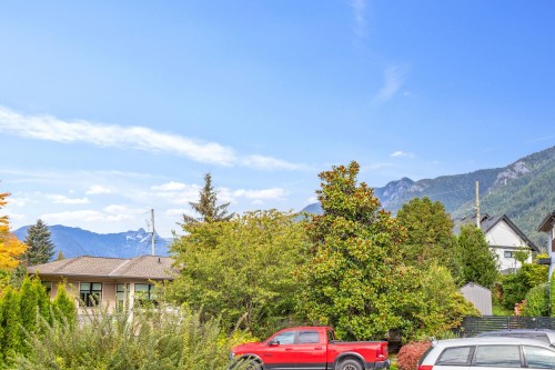 935 Beaconsfield Road, North Vancouver, BC 