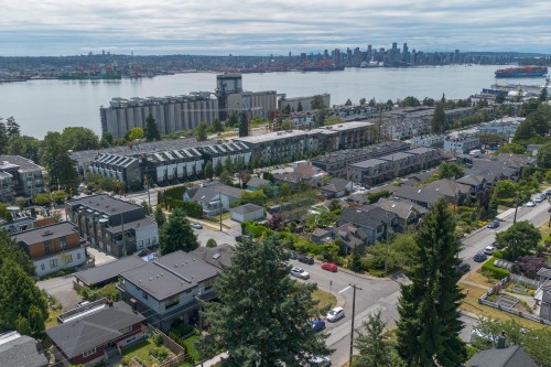 658 3Rd Street E, North Vancouver, BC 