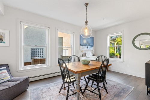 1-244 5Th Street E, North Vancouver, BC 