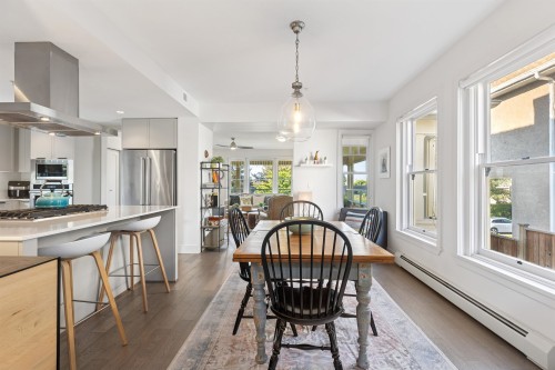 1-244 5Th Street E, North Vancouver, BC 