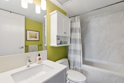 1-244 5Th Street E, North Vancouver, BC 