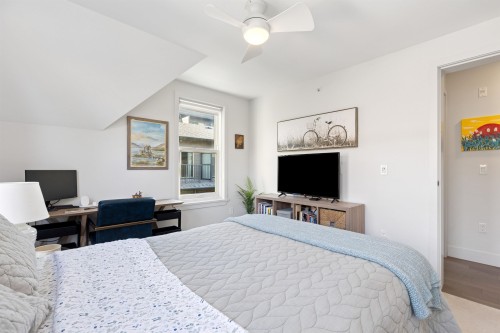 1-244 5Th Street E, North Vancouver, BC 