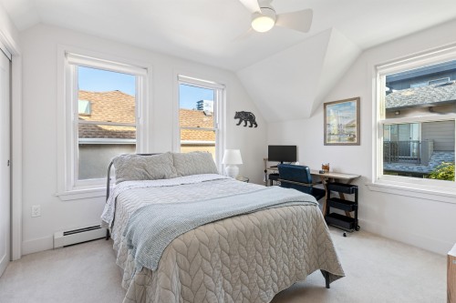 1-244 5Th Street E, North Vancouver, BC 