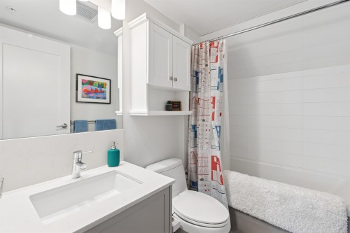 1-244 5Th Street E, North Vancouver, BC 