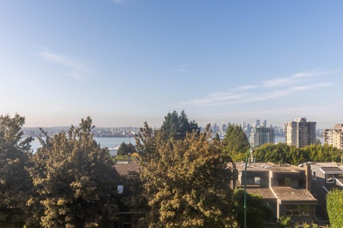 1-244 5Th Street E, North Vancouver, BC 