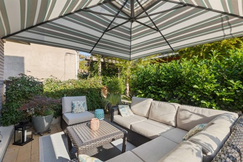 1-244 5Th Street E, North Vancouver, BC 