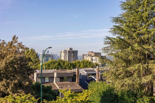 1-244 5Th Street E, North Vancouver, BC 