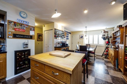 2-261 16Th Street W, North Vancouver, BC 