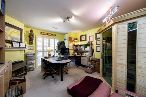 2-261 16Th Street W, North Vancouver, BC 