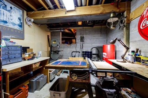 2-261 16Th Street W, North Vancouver, BC 