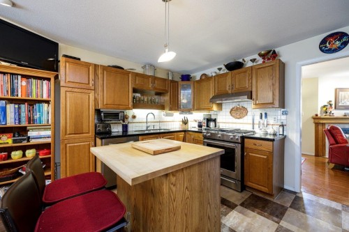 2-261 16Th Street W, North Vancouver, BC 