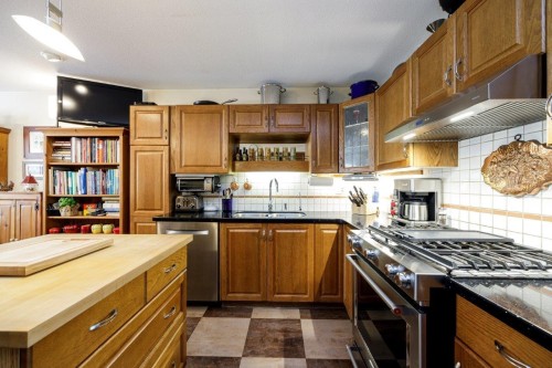 2-261 16Th Street W, North Vancouver, BC 