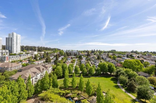 1606-3663 Crowley Drive, Vancouver, BC 