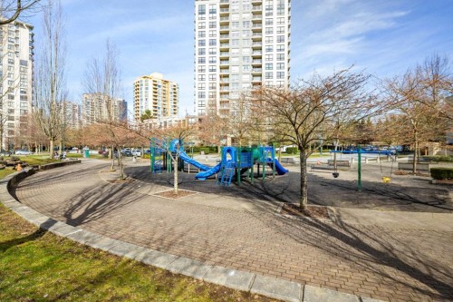 1606-3663 Crowley Drive, Vancouver, BC 