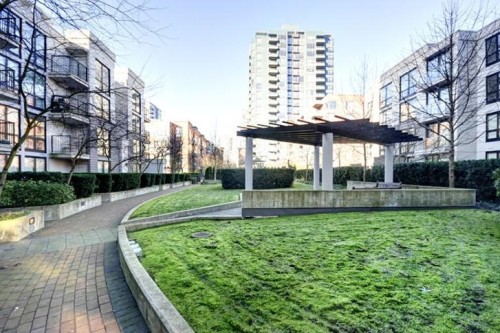 1606-3663 Crowley Drive, Vancouver, BC 