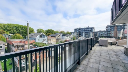 401-2235 Broadway E, Vancouver, BC 