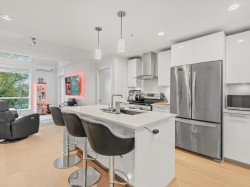 628-723 3rd Street W North Vancouver, BC V7M 0E4