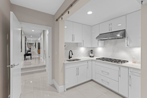 1130 Eyremount Drive, West Vancouver, BC 