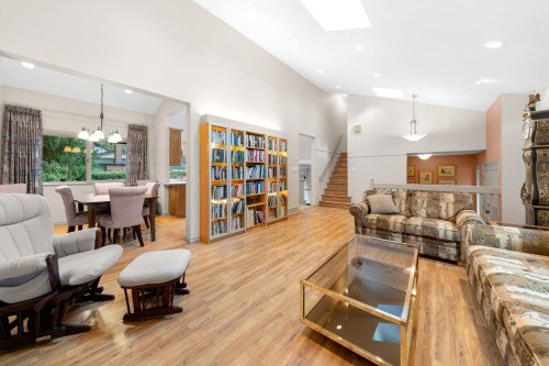 1200 Hilary Place, North Vancouver, BC 