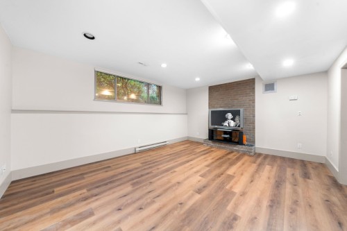 1200 Hilary Place, North Vancouver, BC 