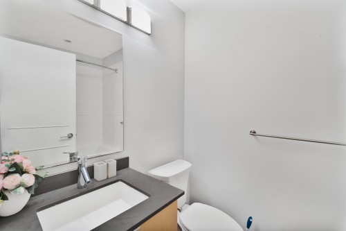 115-735 15Th Street W, North Vancouver, BC 